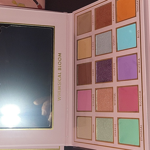 Ace Beaute Whimsical Bloom 15 Color Eyeshadow Palette BNIB - Picture 7 of 8